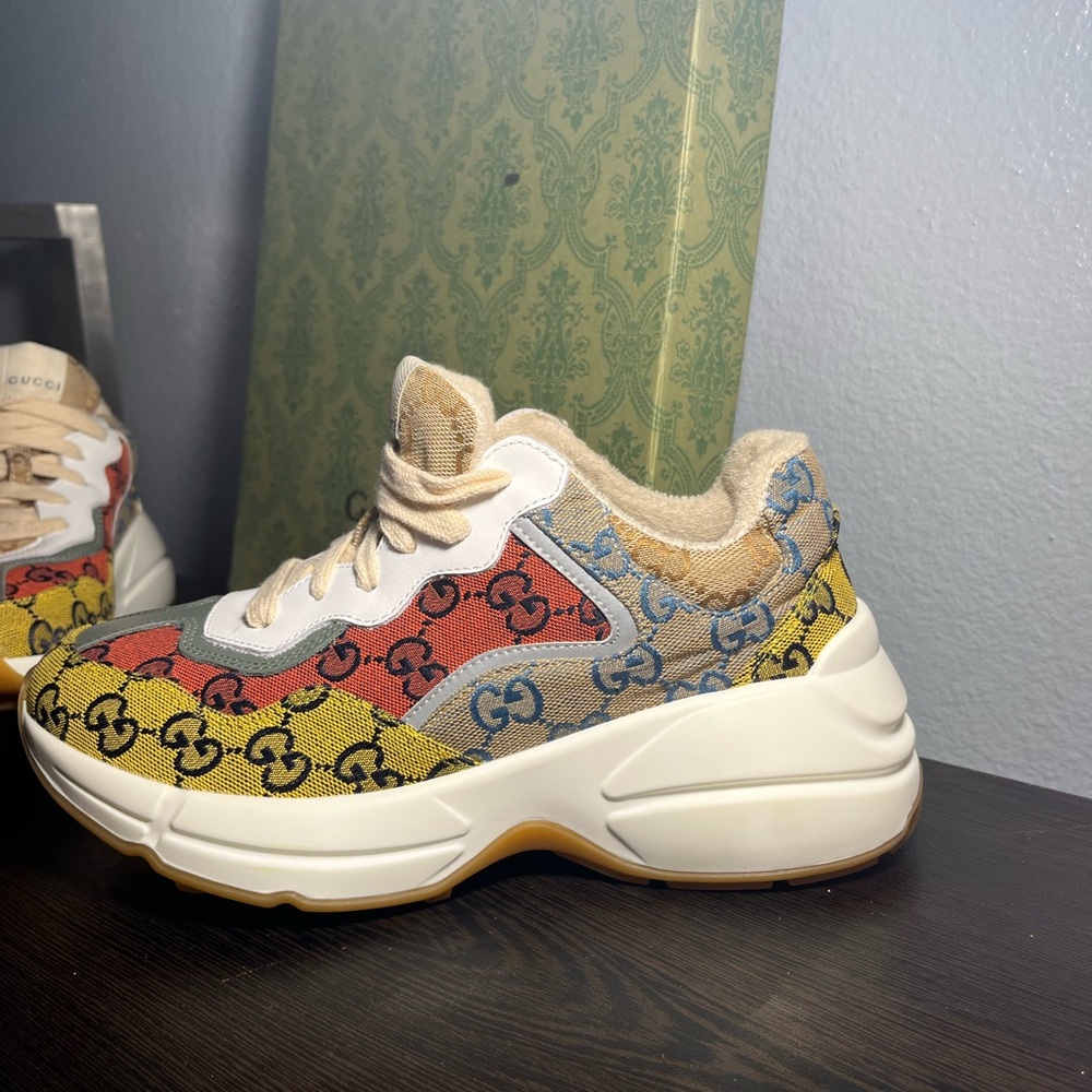 Gucci shoes brand new never worn